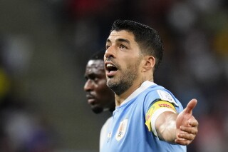 Luis Su rez is back with Uruguay s national team for World Cup
